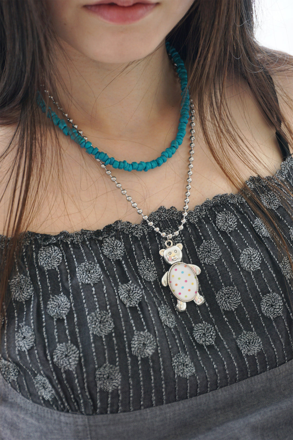 TURQUOISE WOOD BEADS NECKLACE