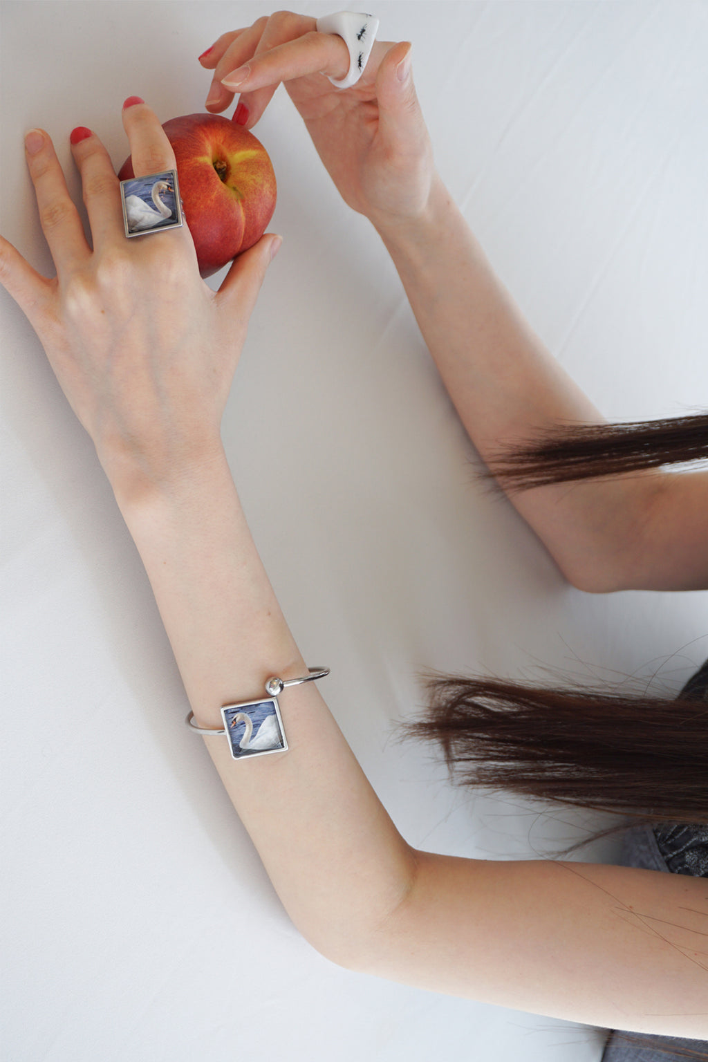 SWAN BRACELET