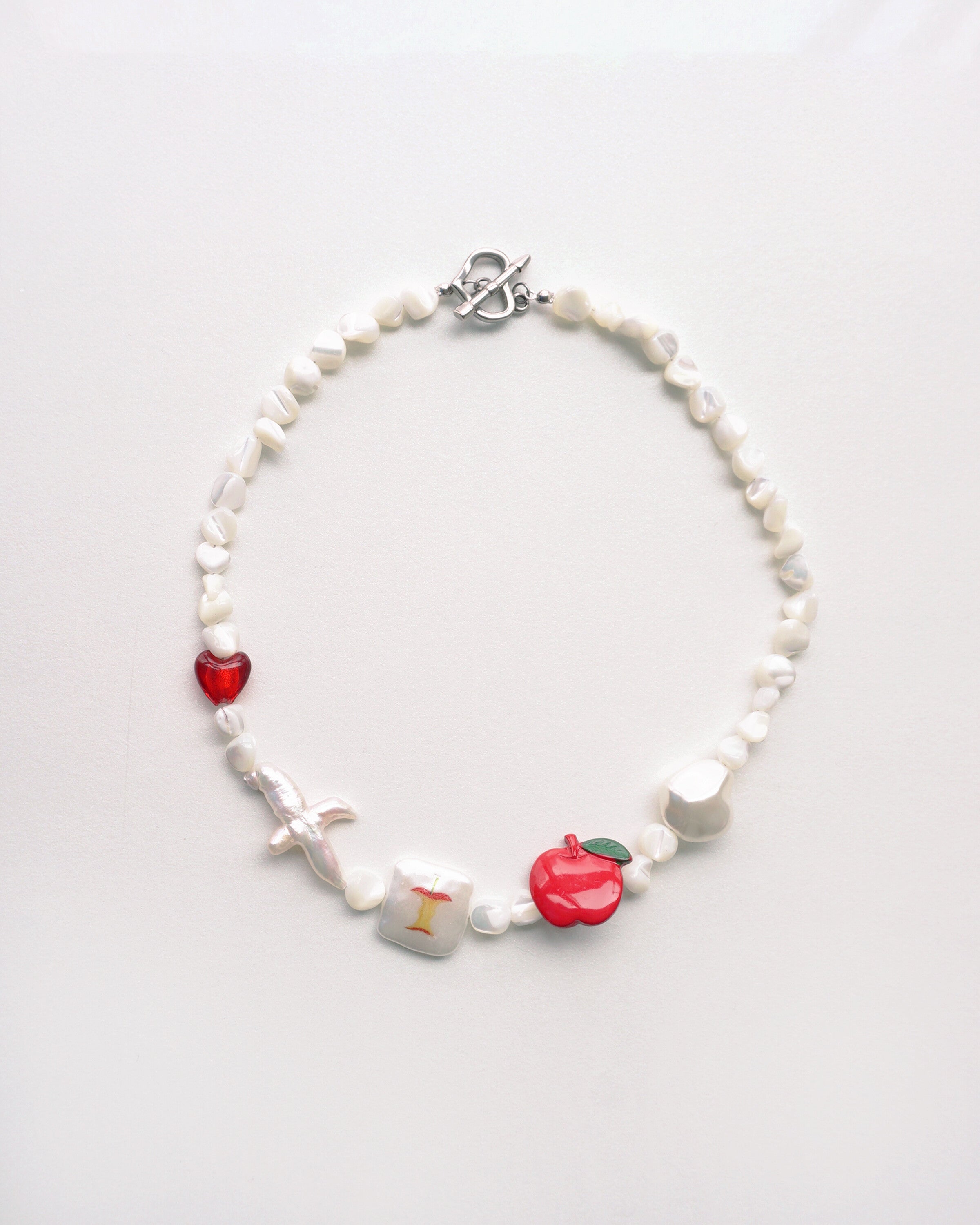 MORNING APPLE NECKLACE